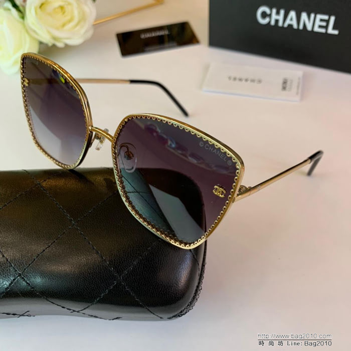 CHANEL香奈兒 CH71323 內花紋倆邊雙C Logo潮流爆款 時尚方框太陽鏡 高品質 網紅潮款墨鏡  lly1581